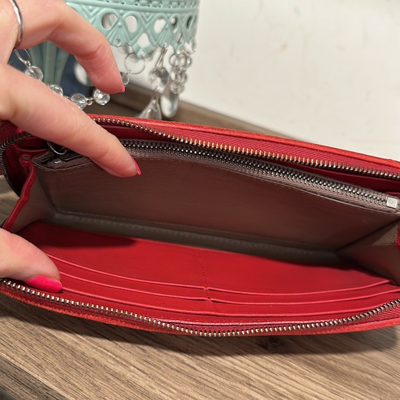 ❤️Wallet by Bottega Intrecciato ❤️ - Picture 8 of 16